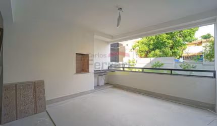 Apartamento à venda Santa Teresinha. 2 quartos, 1 suíte, 2 vagas e varanda!