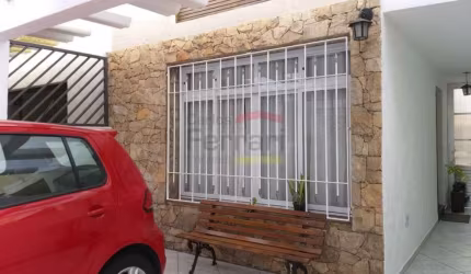 SOBRADO SANTANA - 3 DORMITÓRIOS. 1 SUÍTE. 2 VAGAS E PISCINA - A  100 METROS DA AV. BRAZ LEME