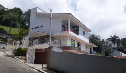SOBRADO IMPECÁVEL - 4 SUÍTES - 4 SALAS - 4 VAGAS - CONDOMÍNIO - SERRA DA CANTAREIRA