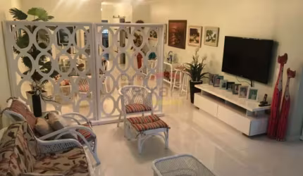 Apartamento no Guarujá/Enseada mobiliado à150m da praia com vista para o mar