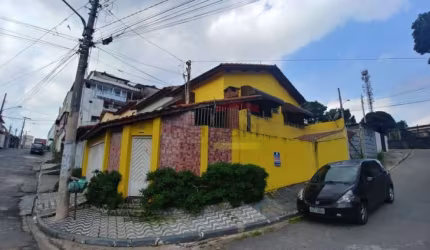 Sobrado á venda no Jardim Virginia Bianca - 3 dormitórios e 2 vagas.