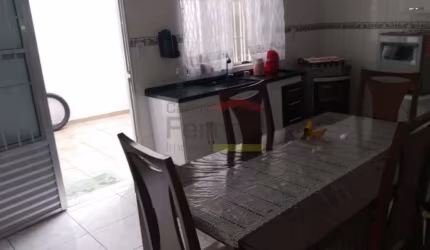 Casa térrea, a venda, Parada inglesa, 03 dormitórios, 1 suíte, 03 vagas, quintal, churrasqueira