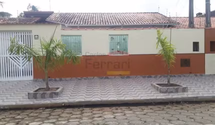 Casa  03 quartos 1 suite  06 vagas em Itanhaém a 800 metros da Praia  do Sonho