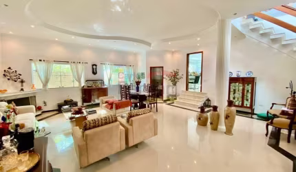 Sobrado no Jardim Floresta, 4 suítes, 7 vagas, piscina, ofurô, 500 m2