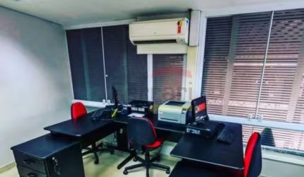 Prédio  à Venda  240m²  com  Galpão Comercial com equipamentos!