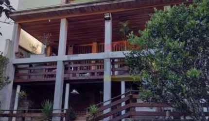 Linda Casa á venda na serra da Santa da Inês  - 3 quartos e 7 vagas de garagem