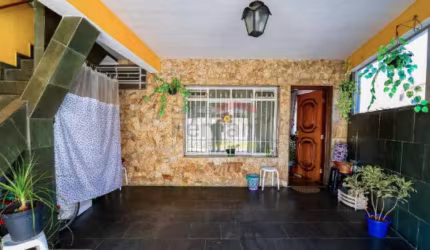 Terreno com 3 casas independentes - Vila Gustavo - ZN