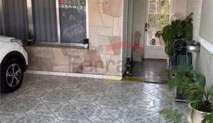 Sobrado à 700metros do Metrô Parada Inglesa, 3 dormitórios, 2 vagas com 160 m²