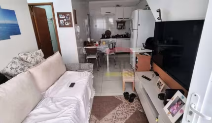 CONDOMÍNIO FECHADO, CASA TÉRREA, CONTENDO 2 DORMITÓRIOS, 1 VAGA, PRÓXIMO AO METRO