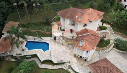 SOBRADO AO PÉ DA SERRA DA CANTAREIRA, 4 SUÍTES, PISCINA E SALÃO DE FESTAS.