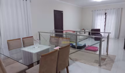 Sobrado a Venda na Vila Irmãos Arnoni - 03 Dormitórios e 04 vagas de Garagem.
