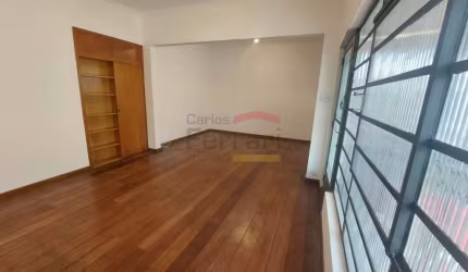 Parada Inglesa! Cassa terrea com 2 Suítes, Closet e Vaga! Próximo Metrô.
