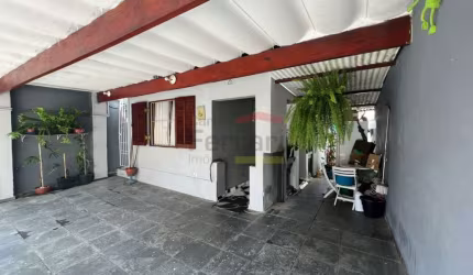 Casa térrea com 2 moradia