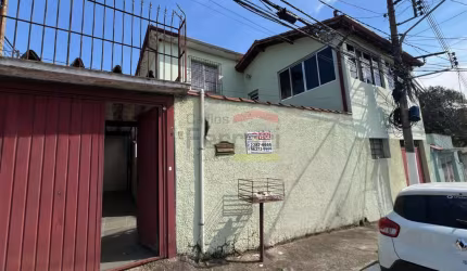 Casa assobradada á venda no Tremembé