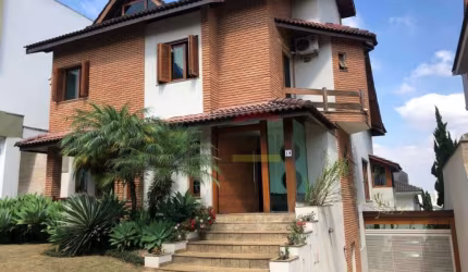 Casa em Condomínio Fechado, com 4 suítes,  400m2, no Tucuruvi
