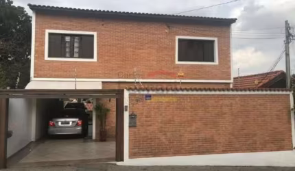 Sobrado á venda na Vila Guilherme - 4 dormitórios e seis vagas de garagem.