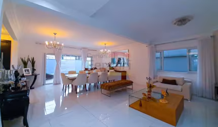 Maravilhoso e impecável sobrado alto padrão, 3 suites, 1 master, hidro e closet, visite hoje.