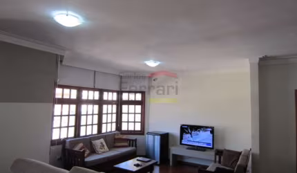LINDA CASA ASSOBRADADA NO JARDIM FRANÇA