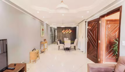 CASA PARA LOCAÇÃO NA RUA SALVADOR ROMEU.