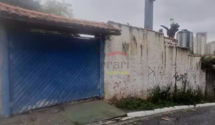 TERRENO COM 600 METROS ,DE ESQUINA  ,IDEAL PARA COMERCIO OU CONDOMÍNIO