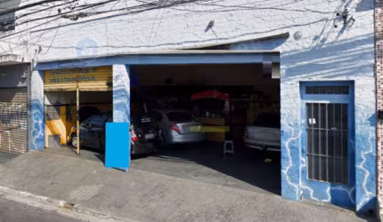 SALÃO COMERCIAL COM VAGA PARA 5 CARROS.