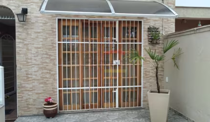 Sobrado Agua Fria com 2 dormitórios 1 suíte 1 escritório 4 banheiros e edícula  127m²