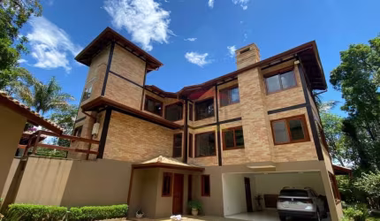 Casa no condomínio 4 Seção, Serra da Cantareira, 2024 metros.