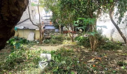 Terreno 10x25m á venda no Tucuruvi - travessa da Rua Comprida.