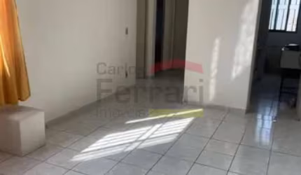 Apartamento  02 dormitórios, 01 vaga-  AV Coronel Sezefredo Fagundes, 5169