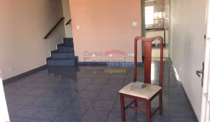 Sobrado á venda no Jardim Peri - 2 quartos e uma vaga de garagem