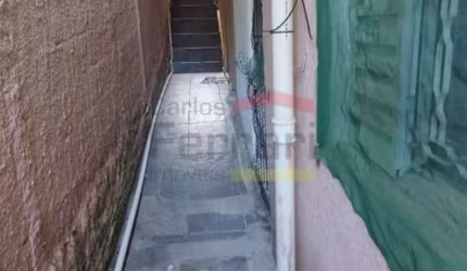 Sobrado com 7 casas para renda no Jd. Peri
