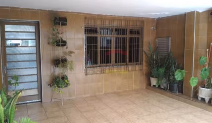 CASA TÉRREA COM  UM TERRENO DE 155 m2 - ÓTIMO PARA CASA DE REPOUSO