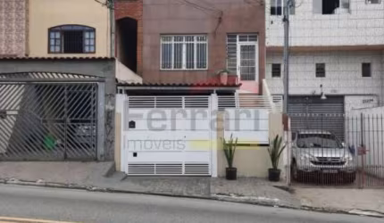 Sobrado à venda com 2 quartos e 2 vagas na Vila Mazzei