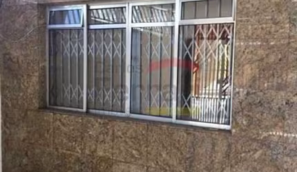 Casa comercial 4 dormitórios 1 suite 2 vagas 220m²