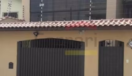 Casa com 3 dormitórios e 3 vagas a venda no Horto Florestal.