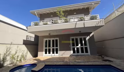 Casa Alto Padrão nas Palmas do Tremembé com 4 suítes, quintal,  5 vagas, piscina e churrasqueira.