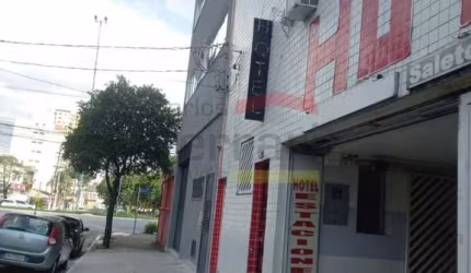 Prédio bem localizado