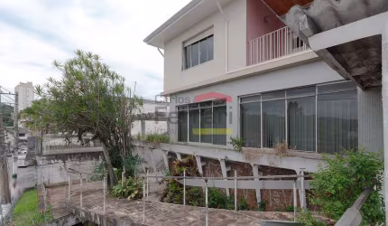 Excelente Casa e ou Ponto Comercial no Tremembé !