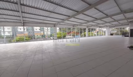 SOBRELOJA IMIRIM 300M2