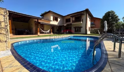 Casa à venda com 6 suítes no Condomínio Flamboyant em Atibaia