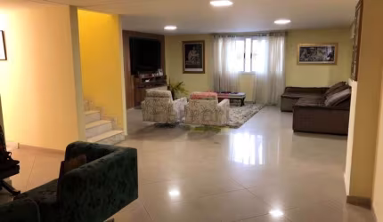 CASA DE ALTO PADRÃO EM CONDOMÍNIO FECHADO NO HORTO