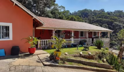 Casa Térrea  à Venda no Jardim Samambaia - Mairiporã 3 dormitórios / 5 vagas