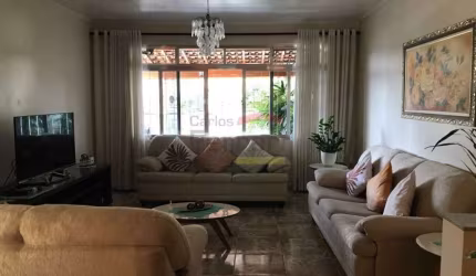 Sobrado 4 dormitórios/Vende