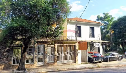 Área com 801m² para venda na Rua Augusto Tolle!