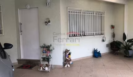 SOBRADO COM 3 SUÍTES, 2 VAGAS DE GARAGEM, QUINTAL COM CHURRASQUEIRA