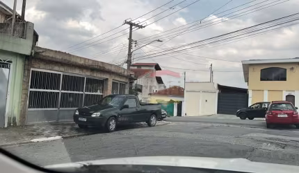 SOBRADO NA VILA MARIA ALTA, CONTENDO 2 DORMITÓRIOS E 2 VAGAS