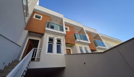 Sobrado novo na Santa Terezinha com 3 quartos e 2 vagas de garagem, proximo ao Salesiano