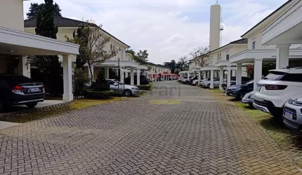 CASA PARA VENDA EM CONDOMINIO.