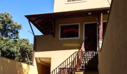 Sobrado 245 m²   , 3 Quartos +  Edícula  5 vagas Garagem  Vila Pirituba - Mutinga