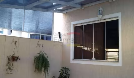 Sobrado na Vila Nova Mazzei contendo 3 dormitórios, sendo 1 suíte, 2 vagas e quintal